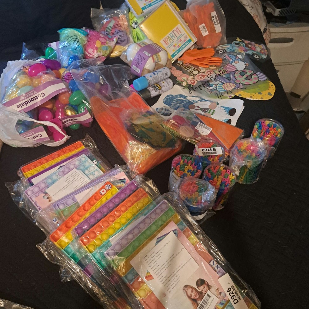 EASTER FUN LOT! Keep them Busy! Pinwheels-Poms-Iron On's-Window decor all new!